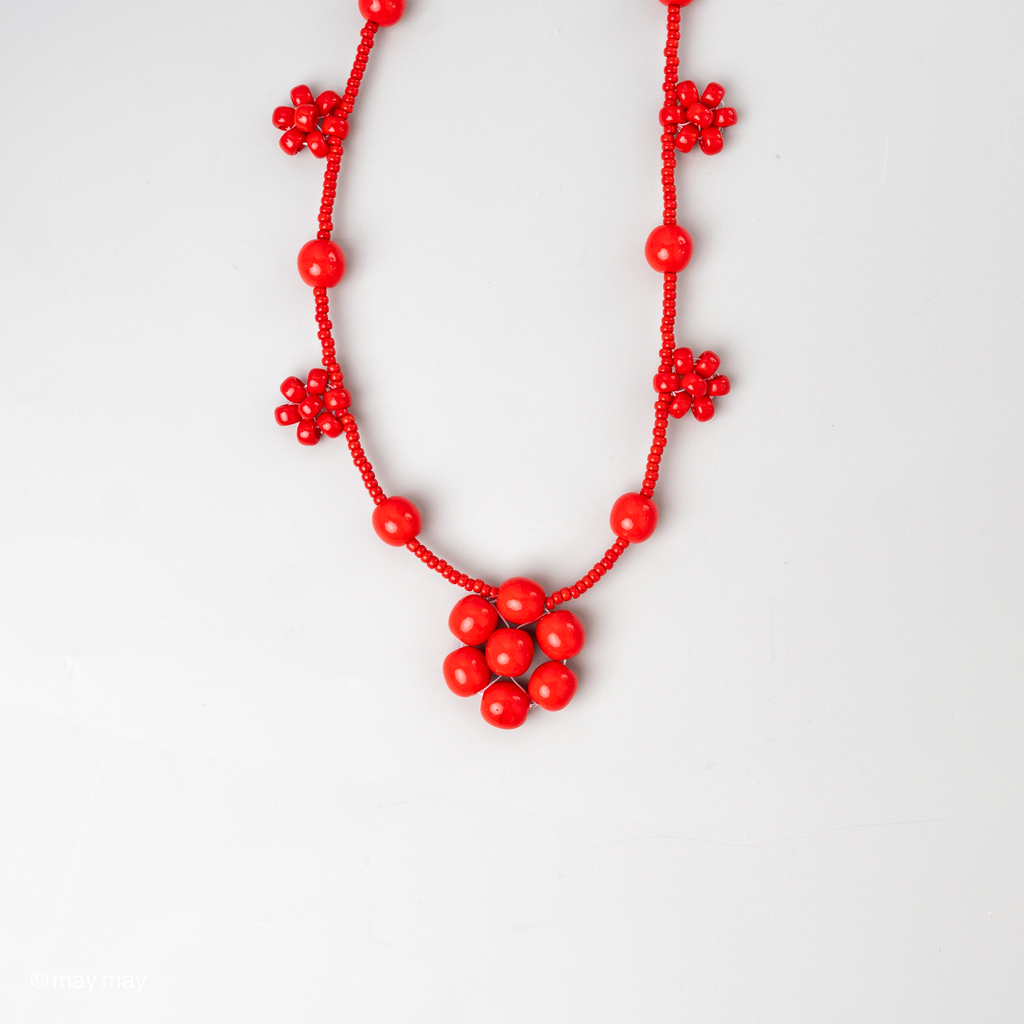 Fun Daisy Necklace